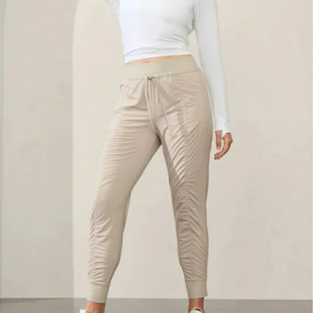 Athleta Women's Attitude Pant Beige Track Pants With Stretchy Waist Size 8